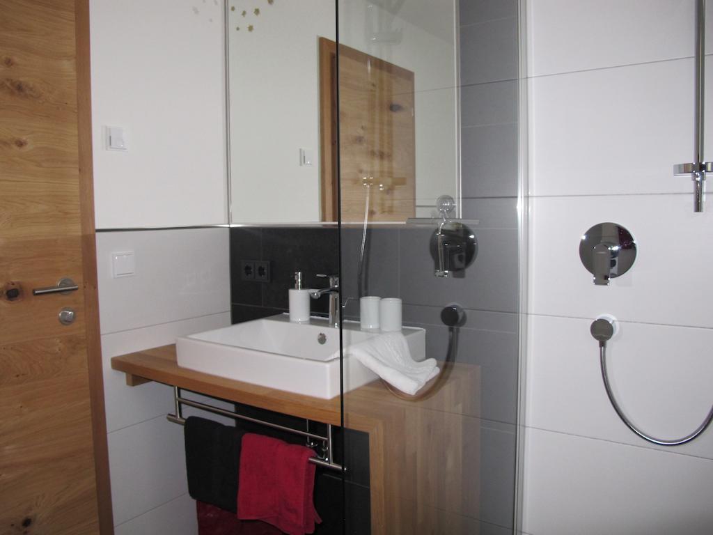 Haus Kibitz Apartman Fieberbrunn Szoba fotó